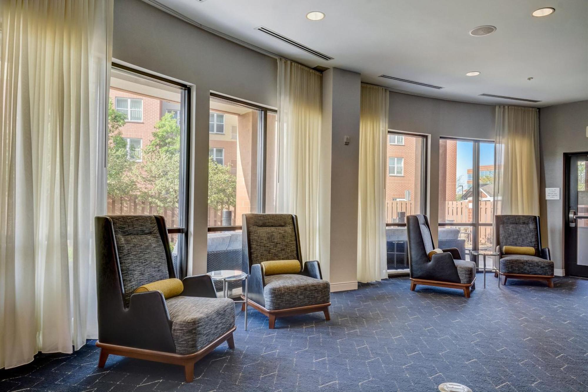 Courtyard Cincinnati North At Union Centre West Chester Exterior photo