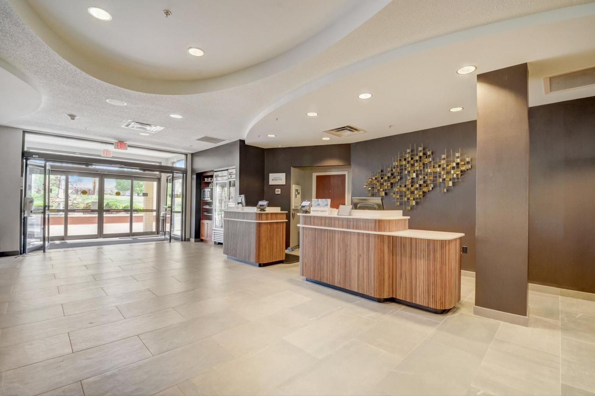 Courtyard Cincinnati North At Union Centre West Chester Exterior photo
