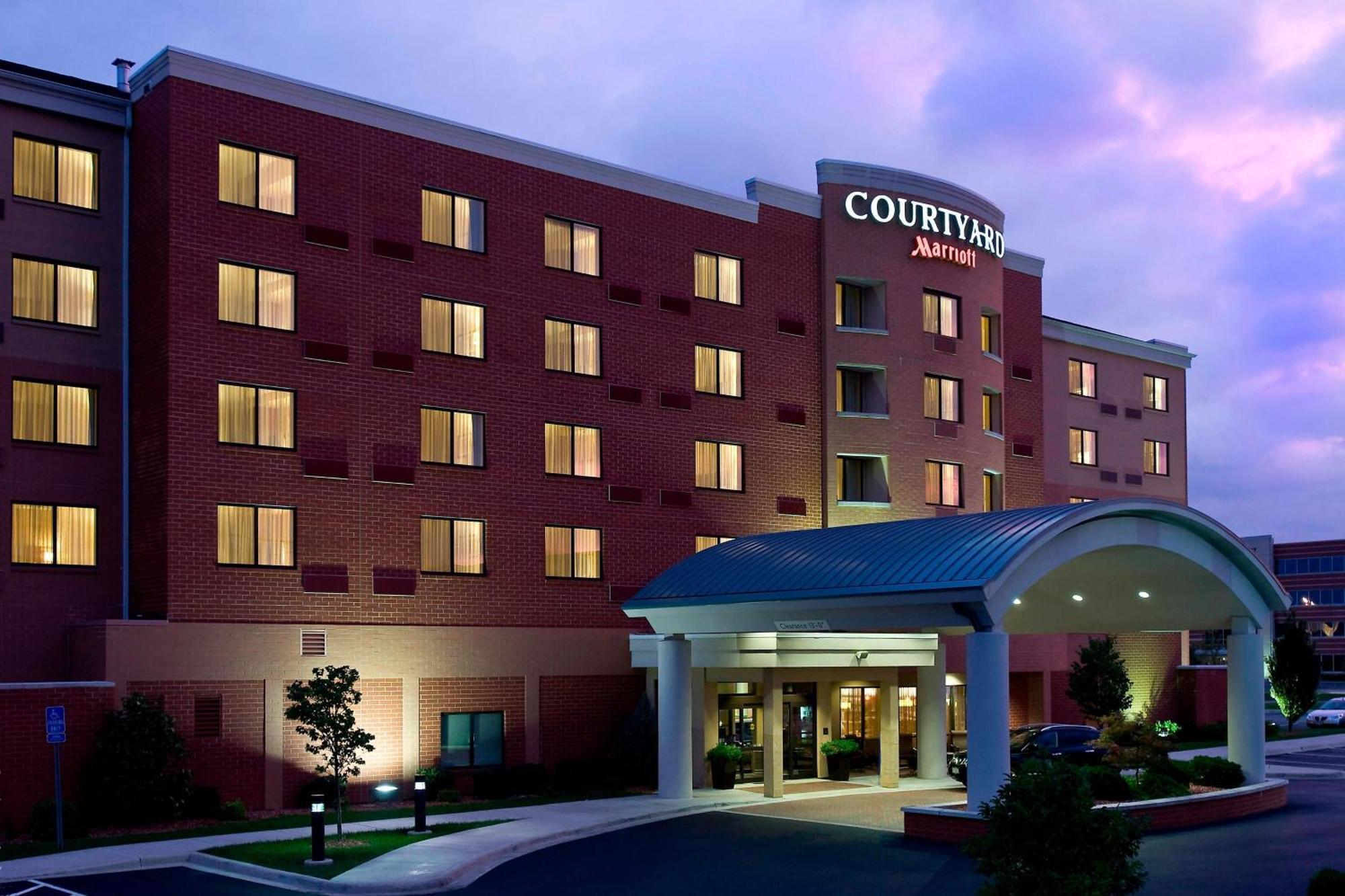 Courtyard Cincinnati North At Union Centre West Chester Exterior photo
